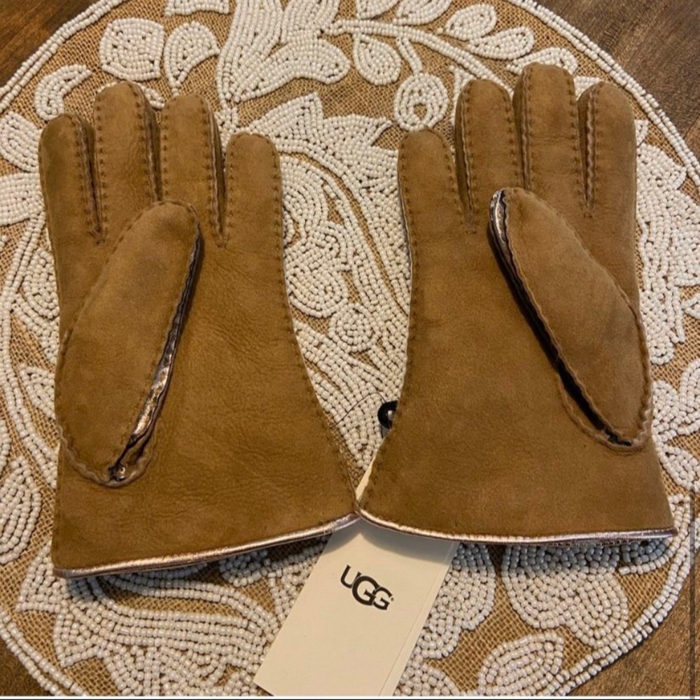 UGG mix glove NWT